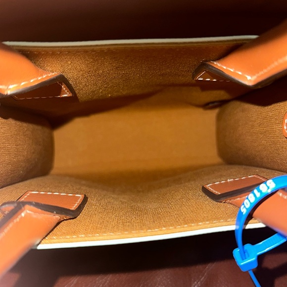 🔥🔥🔥Authentic Celine Mini vertical cabas in Triomphe canvas and calfskin Bag - Picture 8 of 10